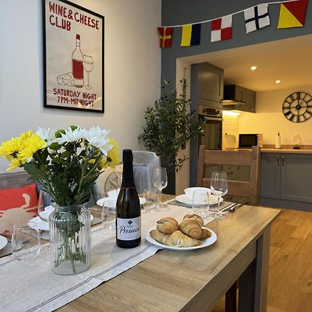 Driftwood House - Luxury Dog-Friendly Townhouse In Cowes, Steps From Marina Villa Cowes  Bagian luar foto