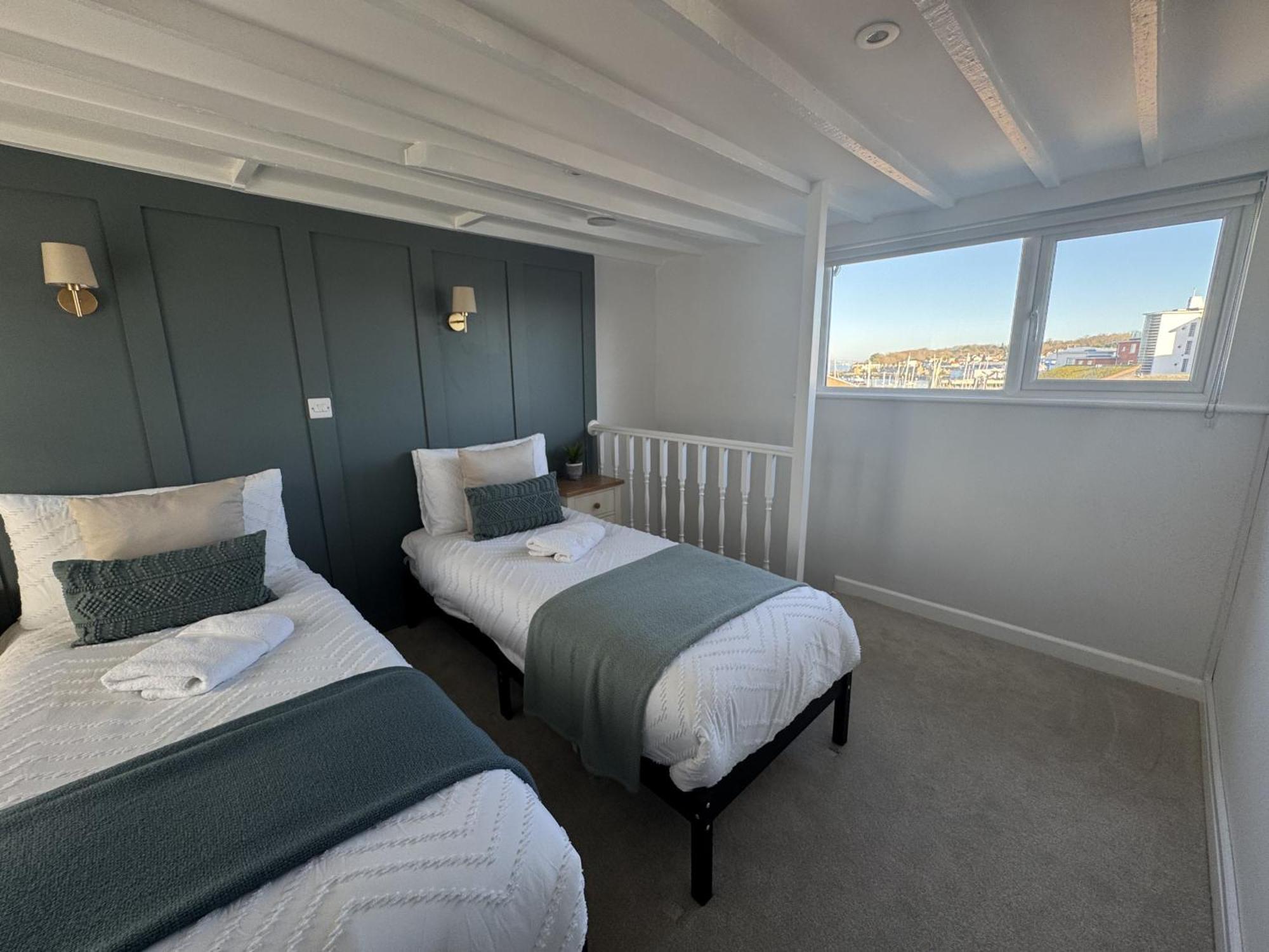 Driftwood House - Luxury Dog-Friendly Townhouse In Cowes, Steps From Marina Villa Cowes  Bagian luar foto